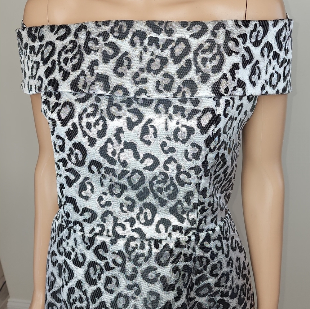 𝅺New and company metallic animal print sheat dress - Picture 6 of 10